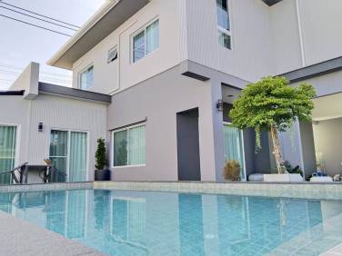 Modern 2-Storey 4-Bedroom Pool Villa for Rent near BISP, Koh Kaew Modern 2-Storey 4-Bedroom Pool Villa for Rent near BISP, Koh Kaew