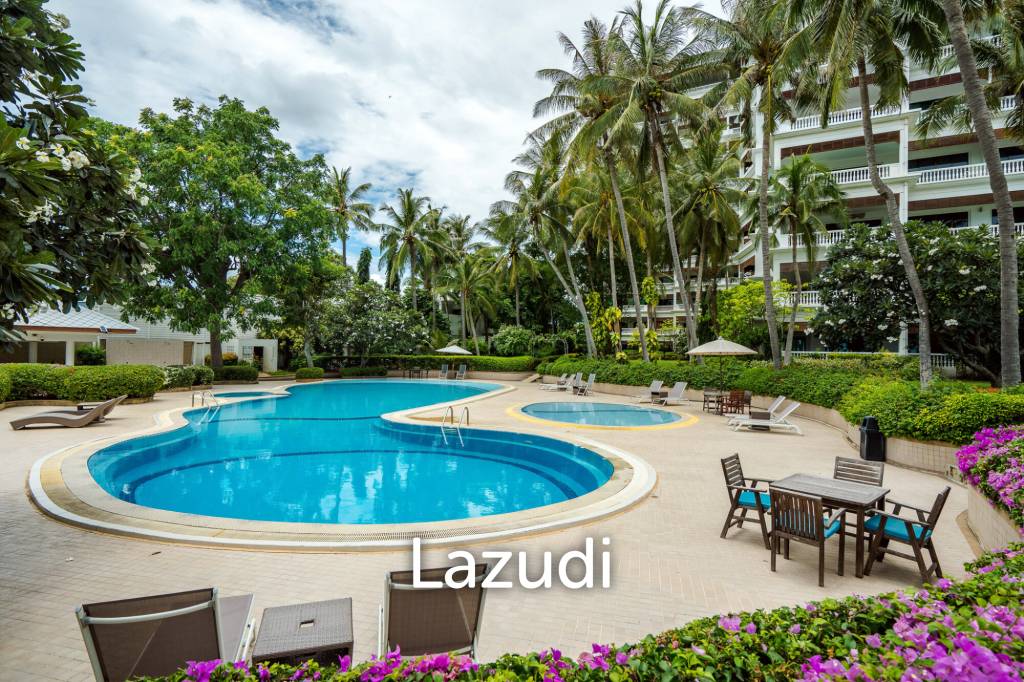 Beachfront Condo For Rent : Spacious 3-Bedroom with Stunning Oceanview