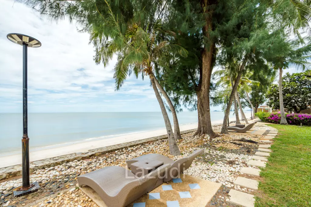 Beachfront Condo For Rent : Spacious 3-Bedroom with Stunning Oceanview