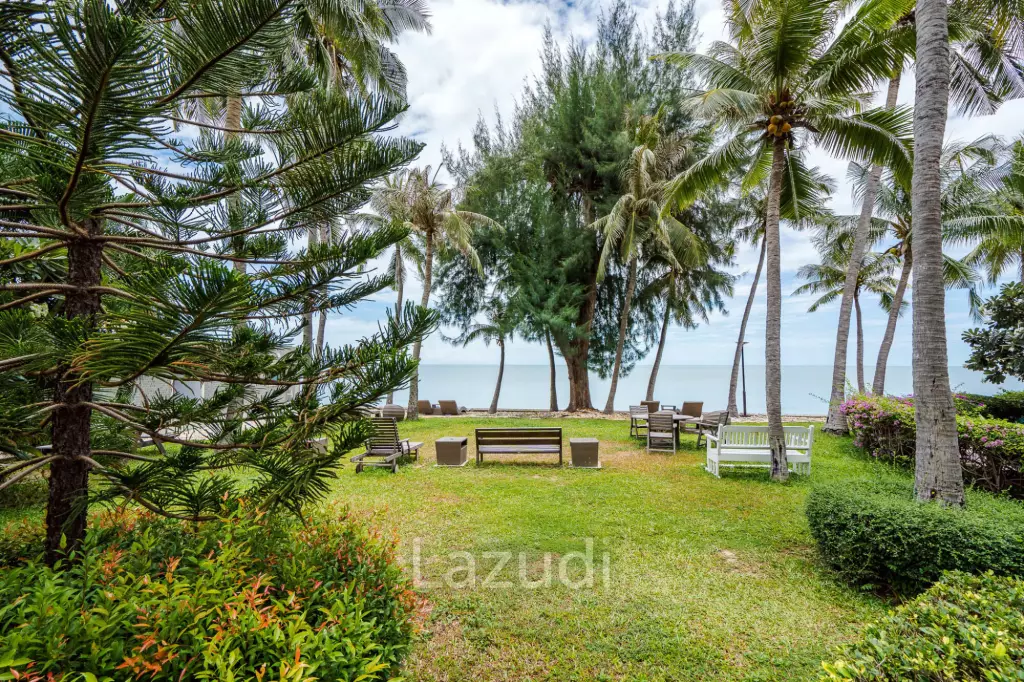 Beachfront Condo For Rent : Spacious 3-Bedroom with Stunning Oceanview
