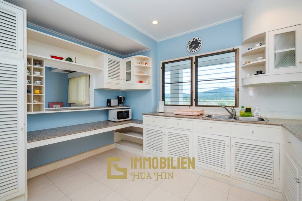 คอนโดพร้อมเฟอร์นิเจอร์ วิวทะเล บนชั้นที่ 5 โครงการบ้านสมประสงค์ ชะอำ