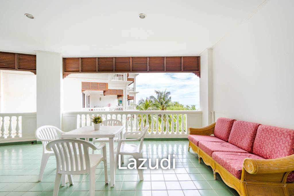 Beachfront Condo For Rent : Spacious 3-Bedroom with Stunning Oceanview