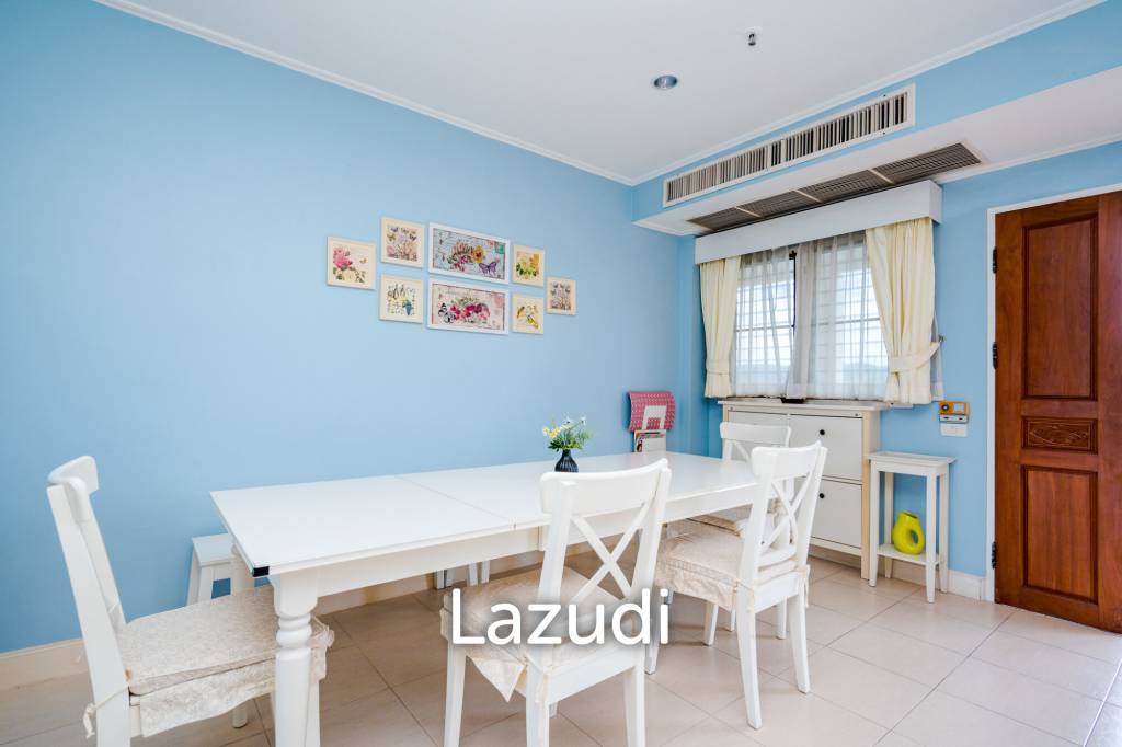 Beachfront Condo For Rent : Spacious 3-Bedroom with Stunning Oceanview