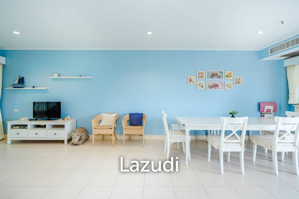 Beachfront Condo For Rent : Spacious 3-Bedroom with Stunning Oceanview