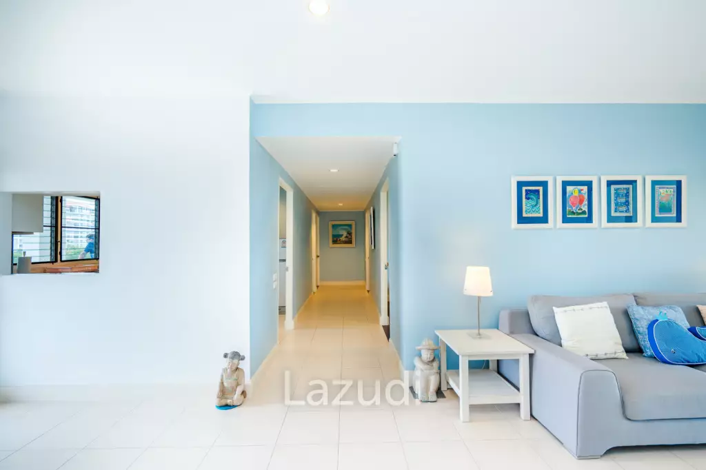 Beachfront Condo For Rent : Spacious 3-Bedroom with Stunning Oceanview