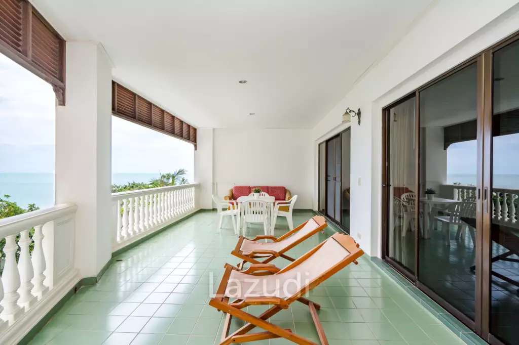 Beachfront Condo For Rent : Spacious 3-Bedroom with Stunning Oceanview