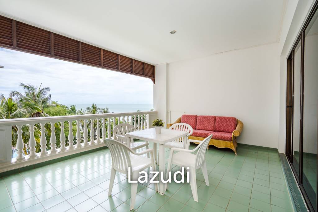 Beachfront Condo For Rent : Spacious 3-Bedroom with Stunning Oceanview