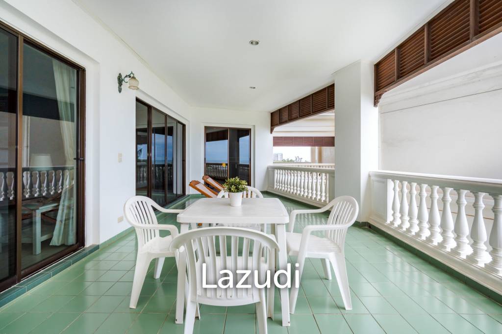 Beachfront Condo For Rent : Spacious 3-Bedroom with Stunning Oceanview