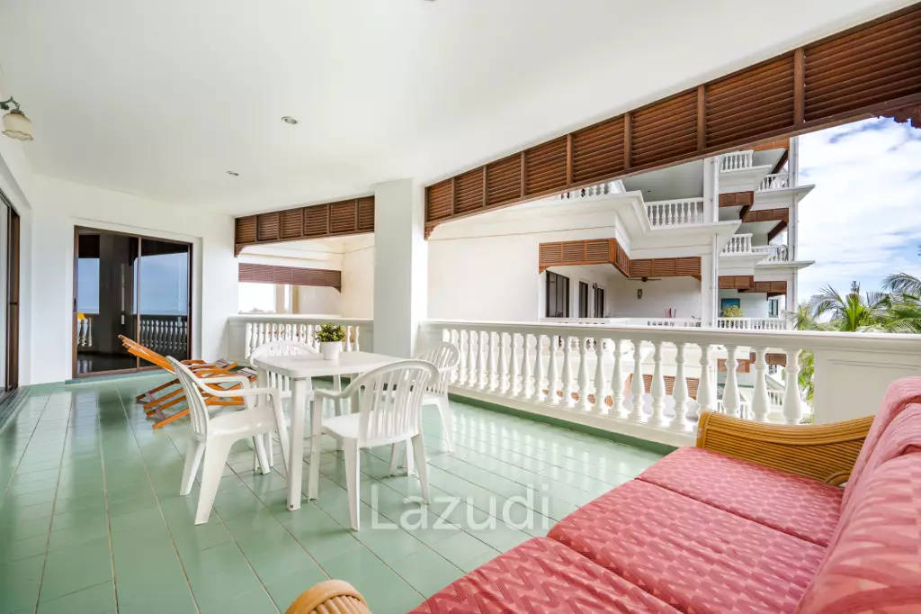 Beachfront Condo For Rent : Spacious 3-Bedroom with Stunning Oceanview
