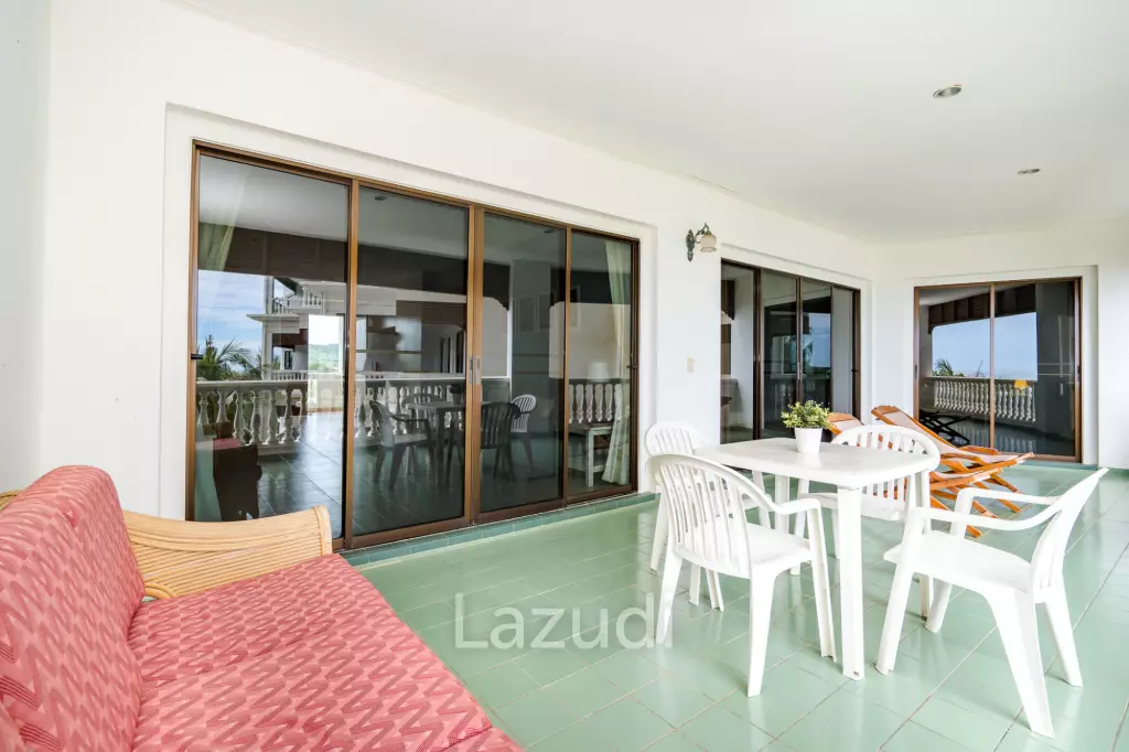 Beachfront Condo For Rent : Spacious 3-Bedroom with Stunning Oceanview