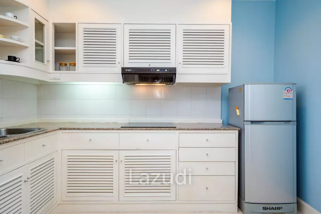 Beachfront Condo For Rent : Spacious 3-Bedroom with Stunning Oceanview