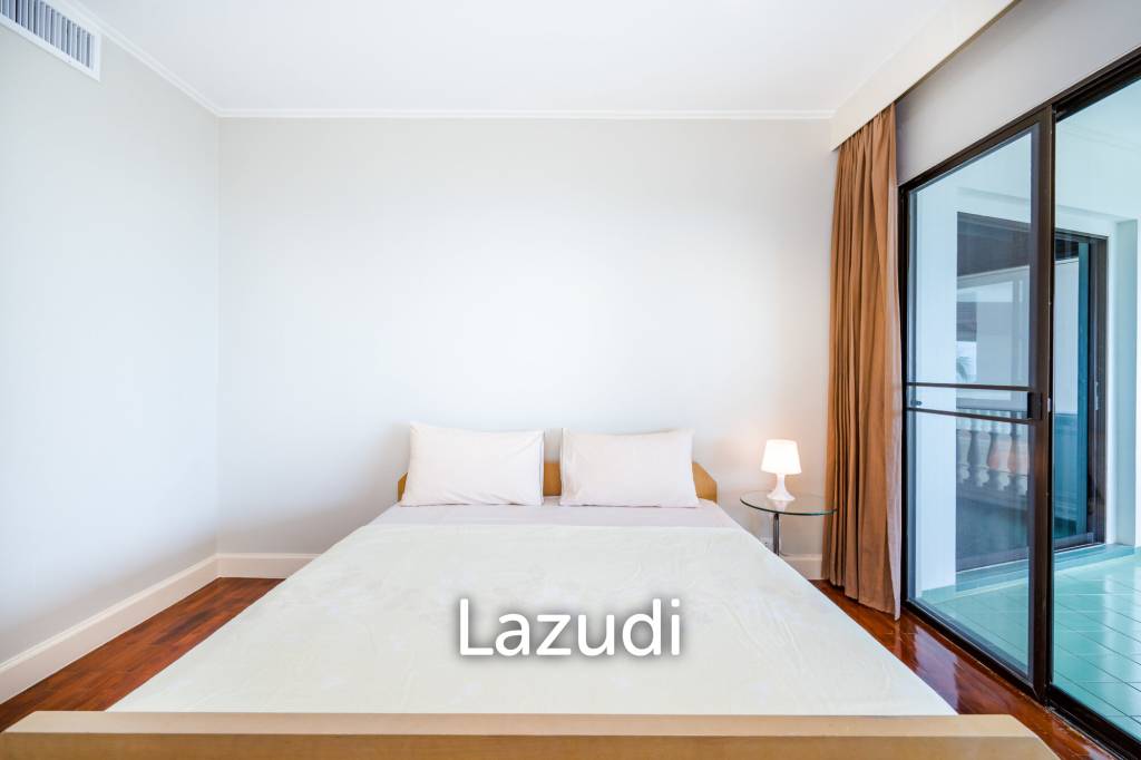 Beachfront Condo For Rent : Spacious 3-Bedroom with Stunning Oceanview