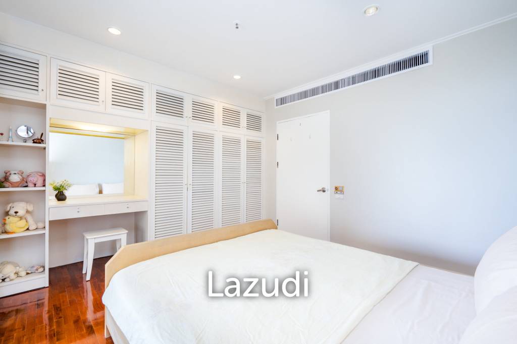 Beachfront Condo For Rent : Spacious 3-Bedroom with Stunning Oceanview