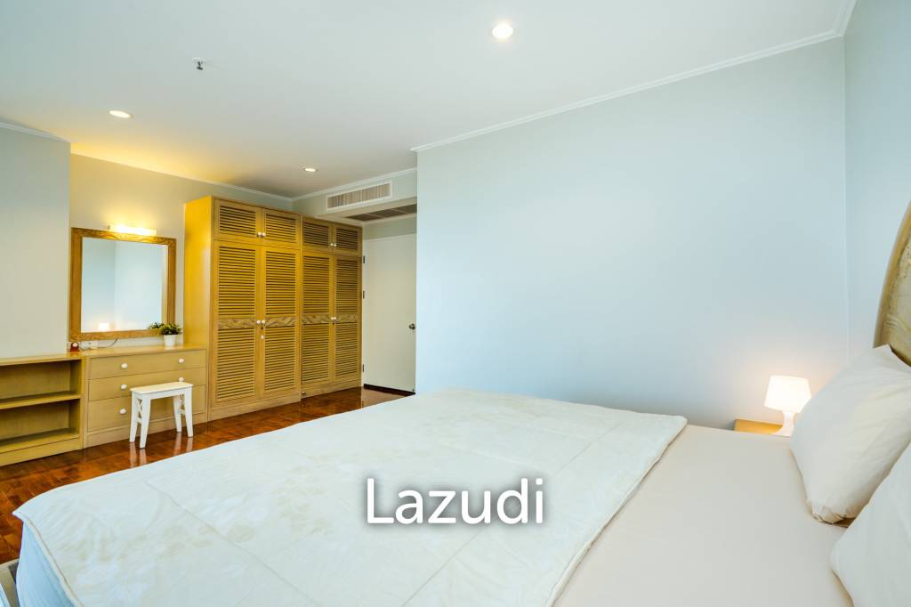 Beachfront Condo For Rent : Spacious 3-Bedroom with Stunning Oceanview