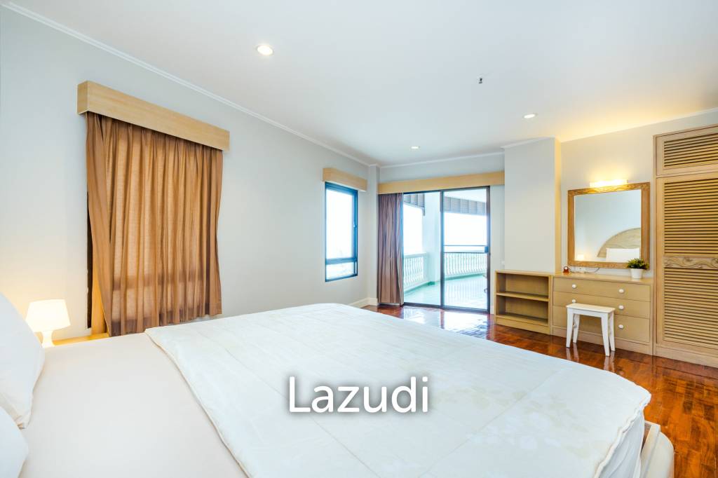 Beachfront Condo For Rent : Spacious 3-Bedroom with Stunning Oceanview
