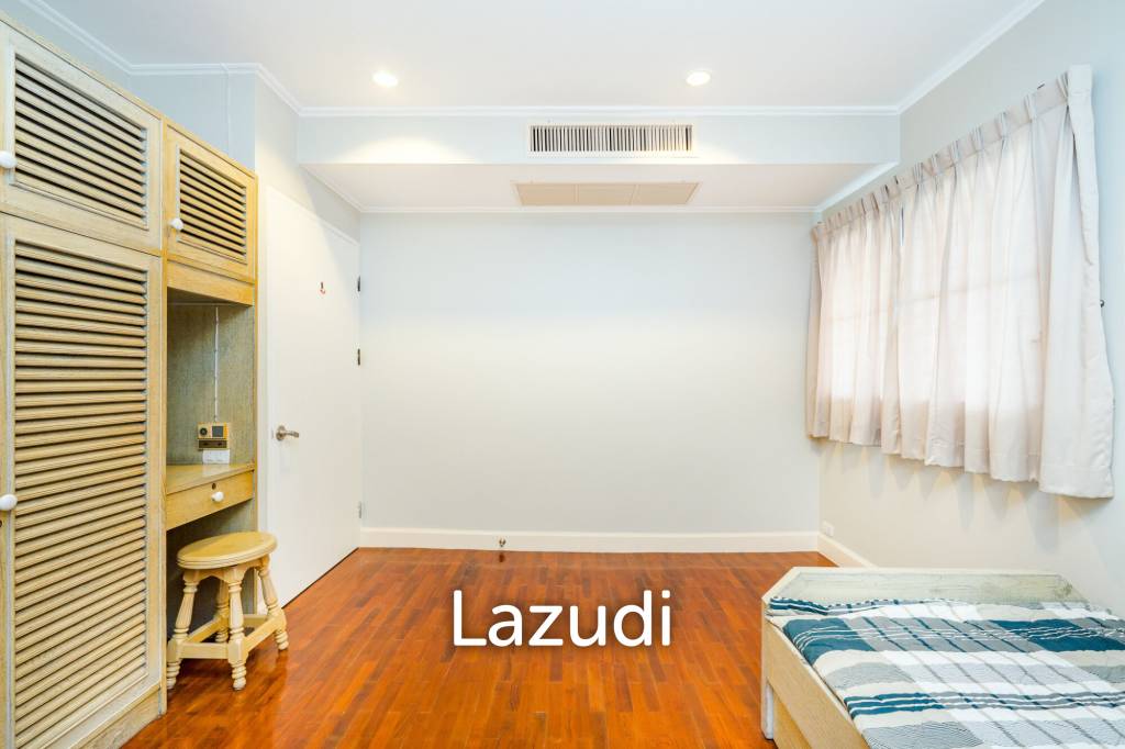Beachfront Condo For Rent : Spacious 3-Bedroom with Stunning Oceanview