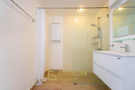 คอนโดติดทะเล 2 ห้องนอน 2 ห้องน้ำ ใกล้เขาเต่า-หาดทรายน้อย