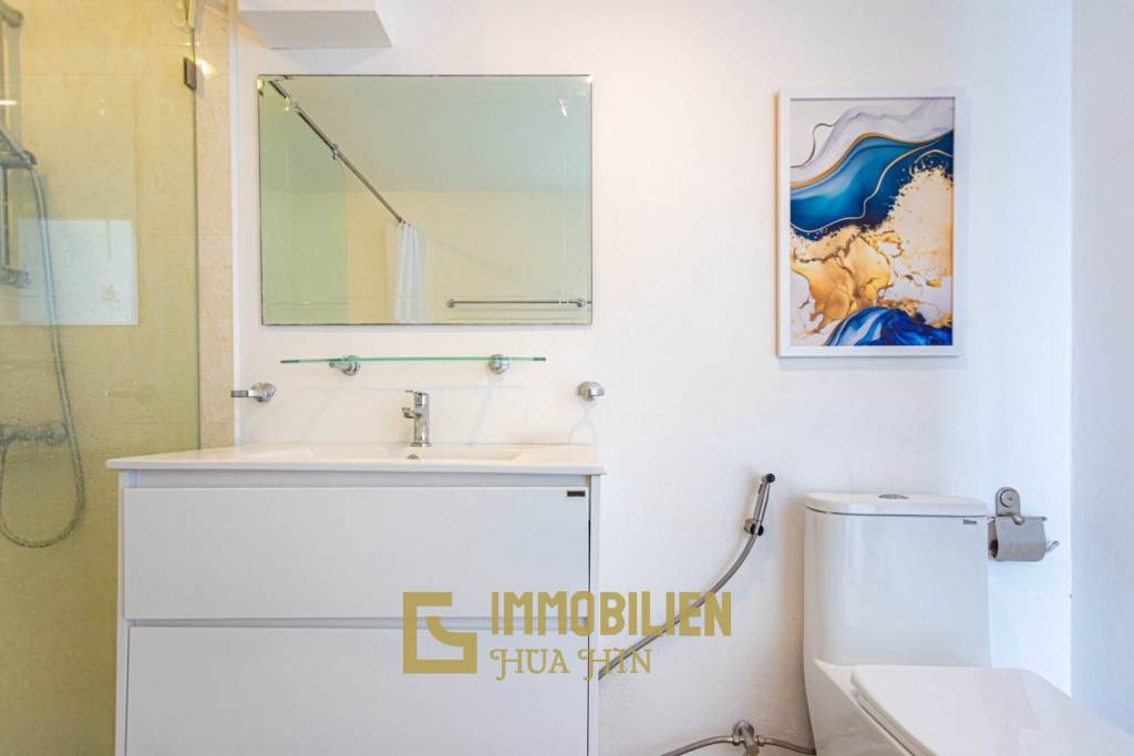 คอนโดติดทะเล 2 ห้องนอน 2 ห้องน้ำ ใกล้เขาเต่า-หาดทรายน้อย