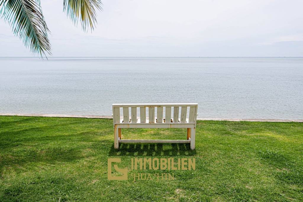 คอนโดติดทะเล 2 ห้องนอน 2 ห้องน้ำ ใกล้เขาเต่า-หาดทรายน้อย