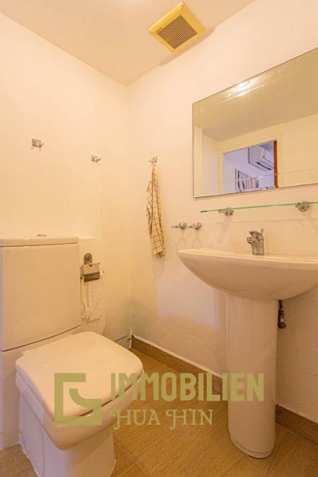 คอนโดติดทะเล 2 ห้องนอน 2 ห้องน้ำ ใกล้เขาเต่า-หาดทรายน้อย