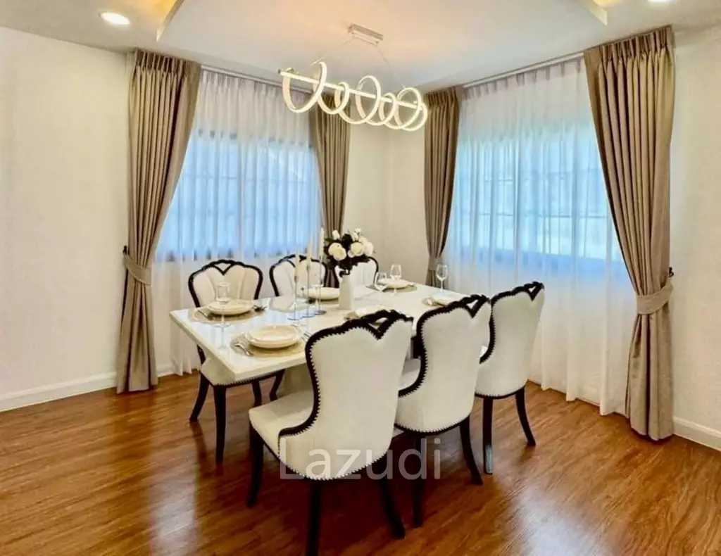 4 Beds 6 Baths 219.54 SQ.M. Pattaya Park Hill