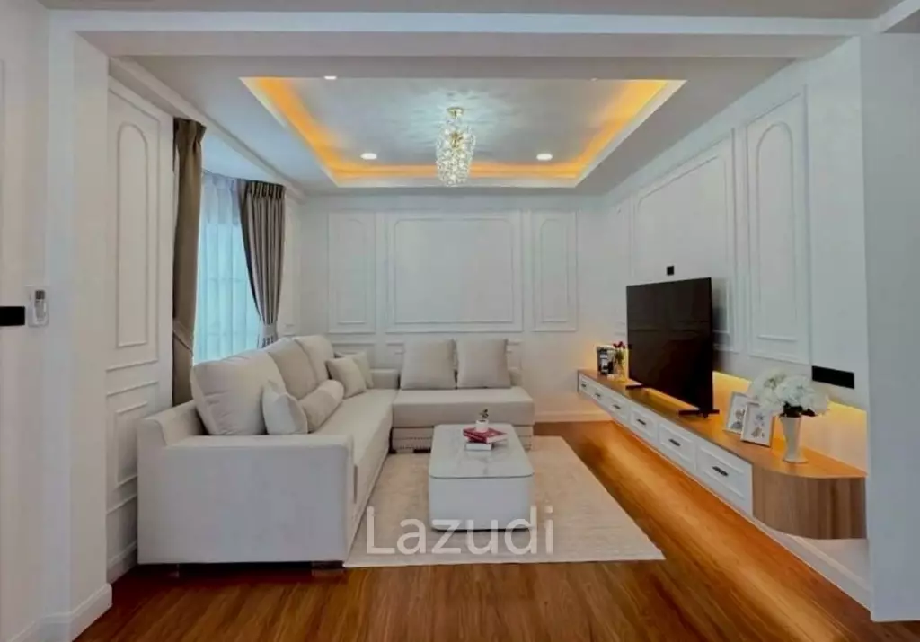 4 Beds 6 Baths 219.54 SQ.M. Pattaya Park Hill