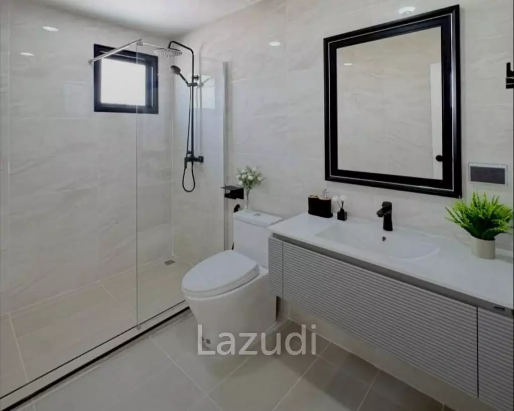 4 Beds 6 Baths 219.54 SQ.M. Pattaya Park Hill