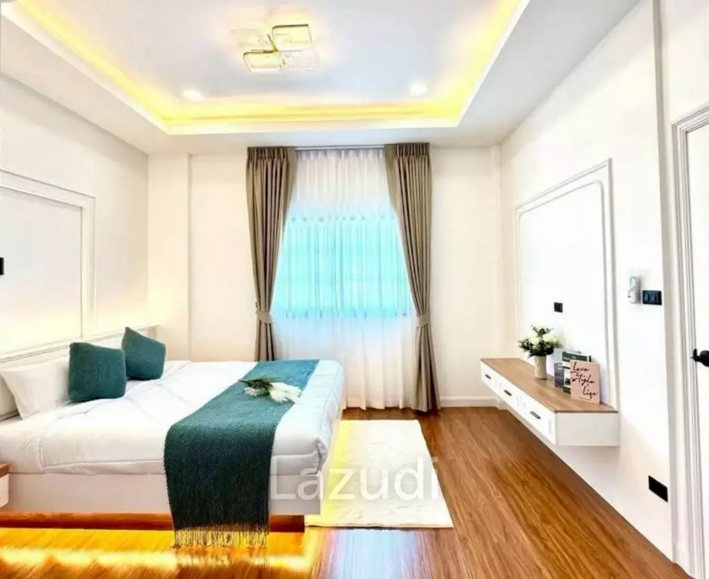 4 Beds 6 Baths 219.54 SQ.M. Pattaya Park Hill