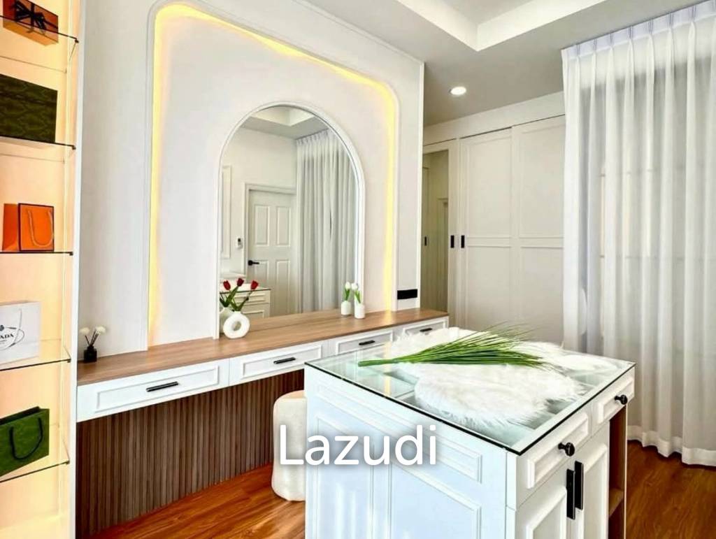 4 Beds 6 Baths 219.54 SQ.M. Pattaya Park Hill