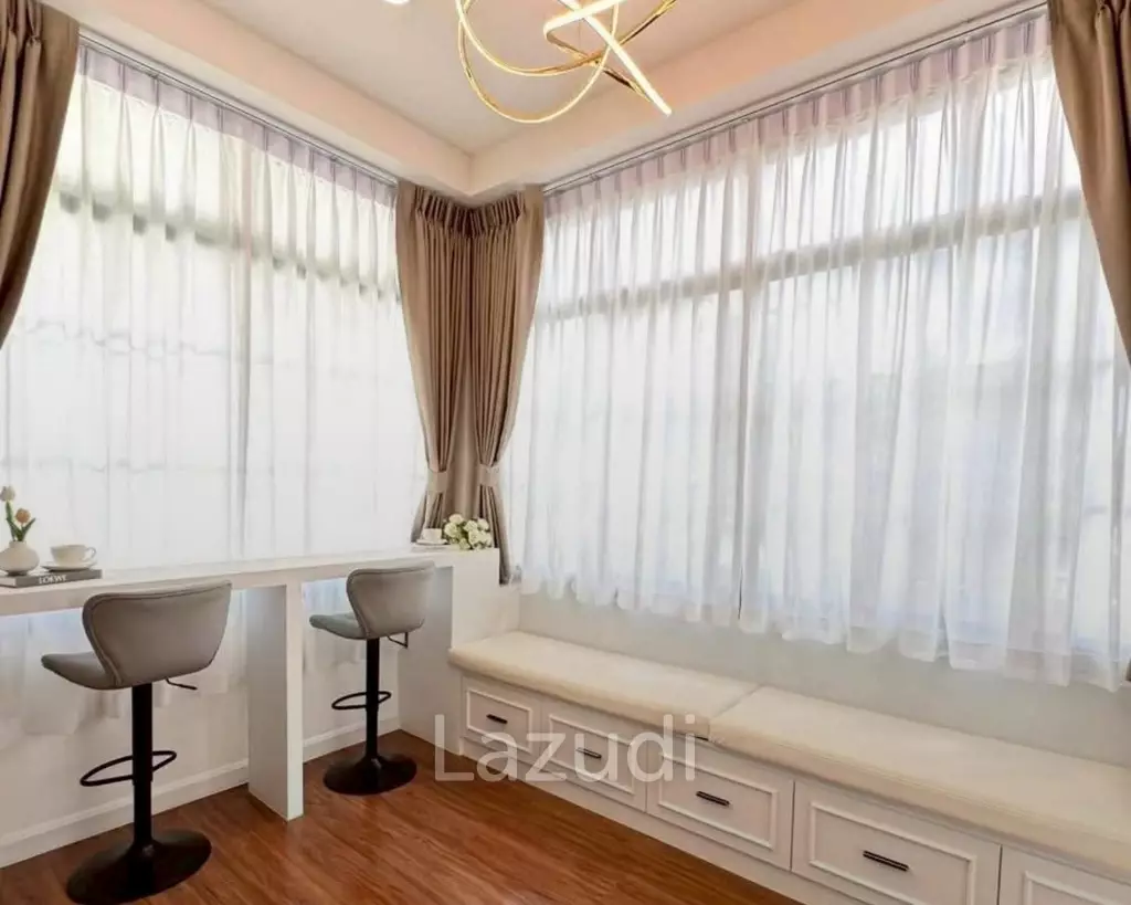 4 Beds 6 Baths 219.54 SQ.M. Pattaya Park Hill
