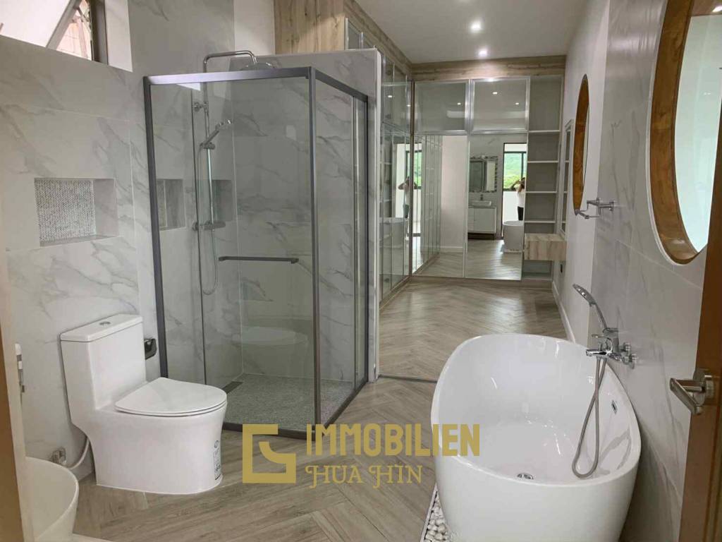 9 x 4 Infinity-Pool mit Sichtglas / Bergblick / Große Europäische Küche