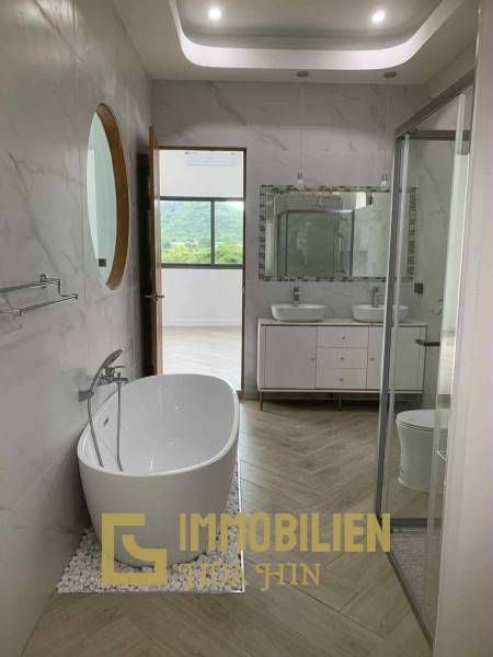 9 x 4 Infinity-Pool mit Sichtglas / Bergblick / Große Europäische Küche