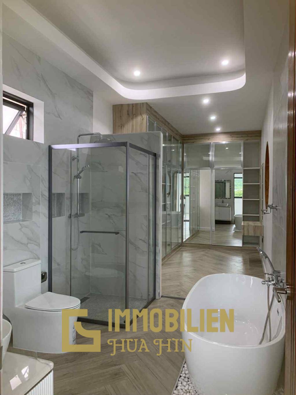 9 x 4 Infinity-Pool mit Sichtglas / Bergblick / Große Europäische Küche