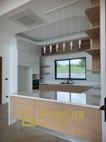 9 x 4 Infinity-Pool mit Sichtglas / Bergblick / Große Europäische Küche