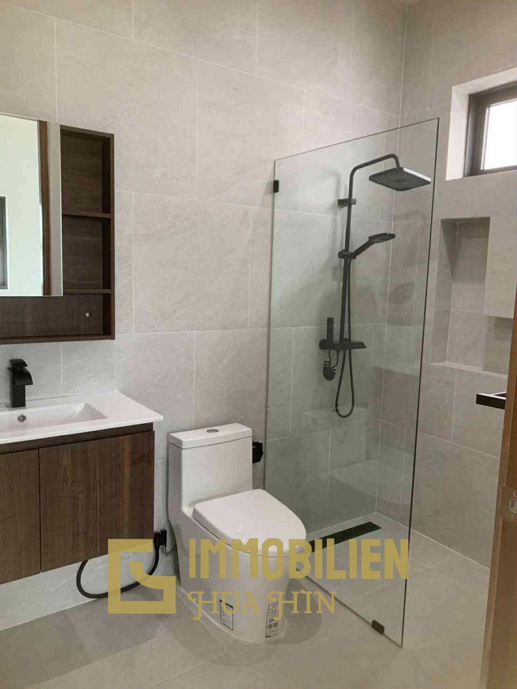 9 x 4 Infinity-Pool mit Sichtglas / Bergblick / Große Europäische Küche