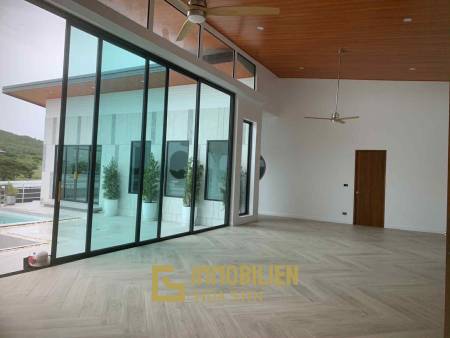 9 x 4 Infinity-Pool mit Sichtglas / Bergblick / Große Europäische Küche