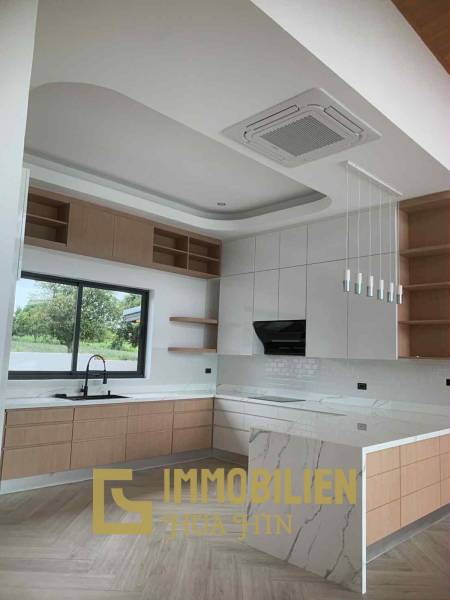 9 x 4 Infinity-Pool mit Sichtglas / Bergblick / Große Europäische Küche