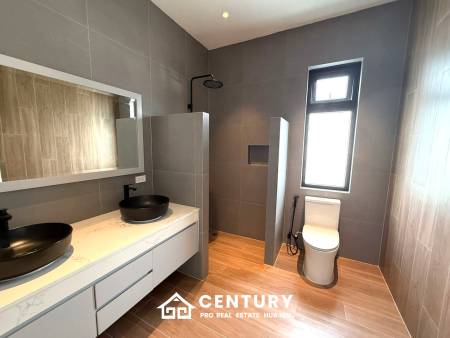 926 Kvm 3 Seng 3 Bad Villa for Salg