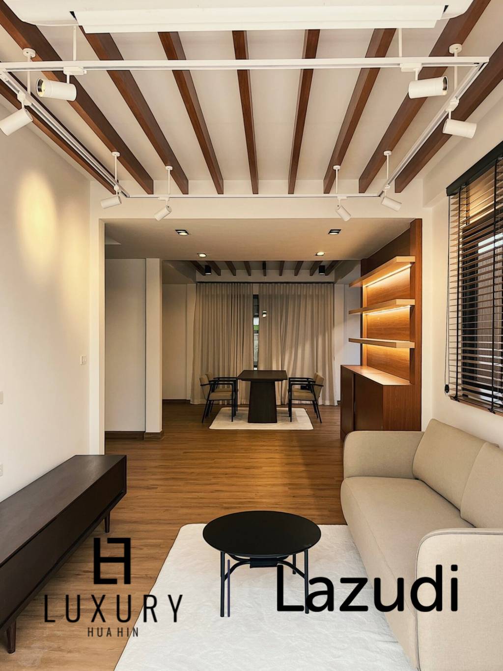 ทาวน์เฮ้าส์สองชั้นสไตล์โมเดิร์นที่หนองแค หัวหิน