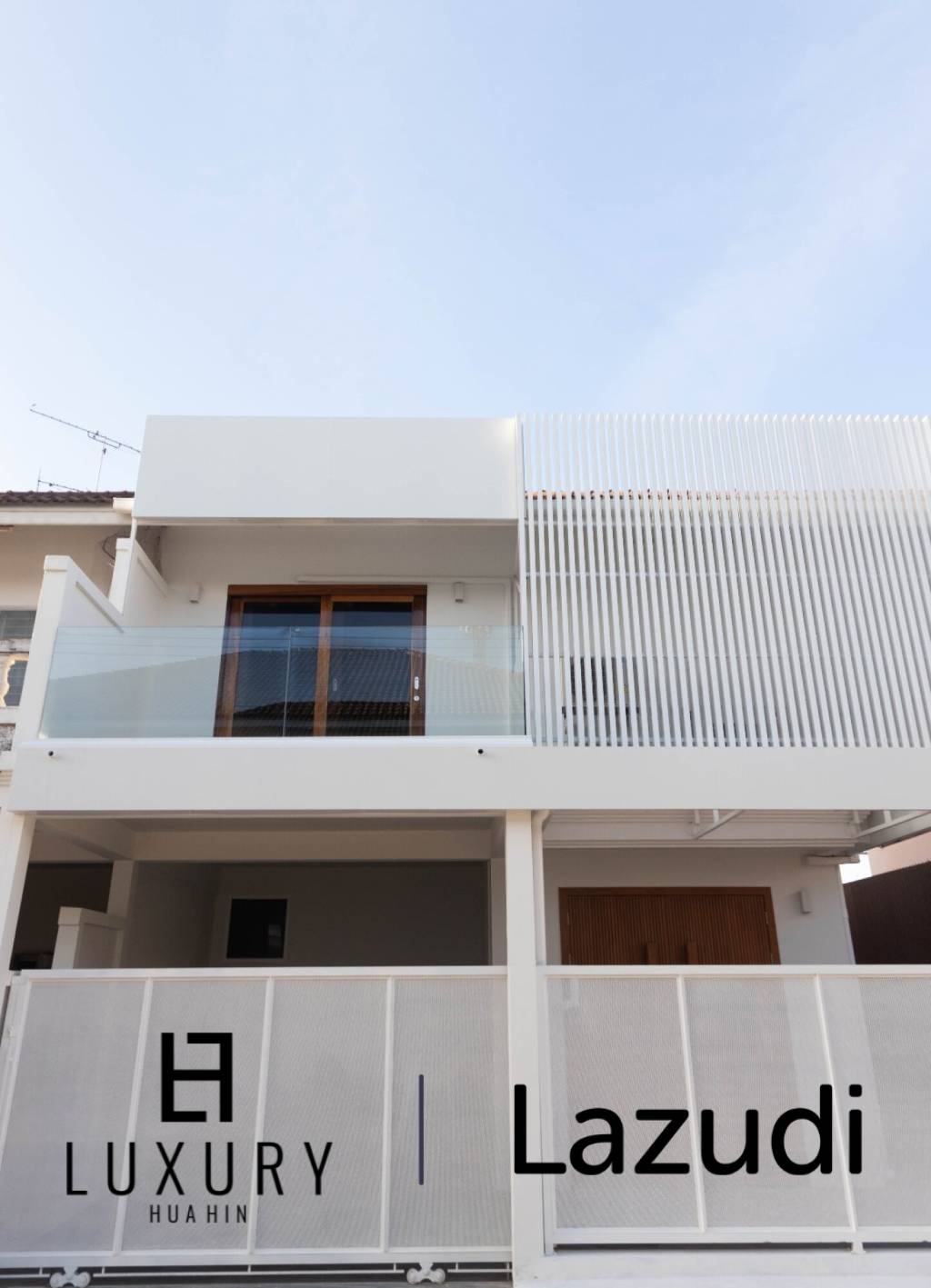 ทาวน์เฮ้าส์สองชั้นสไตล์โมเดิร์นที่หนองแค หัวหิน