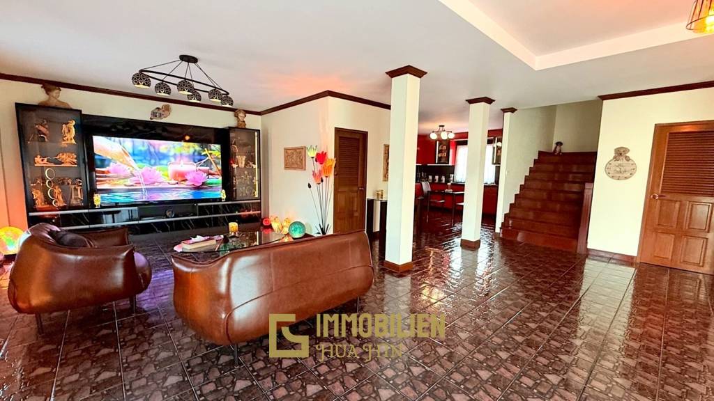 Jardin magnifiquement aménagé / Installations exclusives / Complexe avec centre de remise en forme et piscine commune