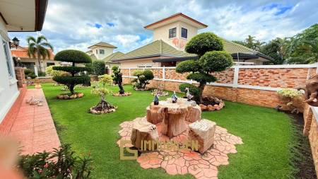 Jardin magnifiquement aménagé / Installations exclusives / Complexe avec centre de remise en forme et piscine commune