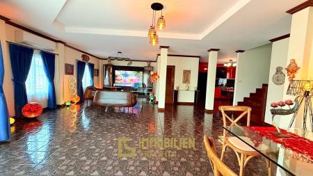 Jardin magnifiquement aménagé / Installations exclusives / Complexe avec centre de remise en forme et piscine commune