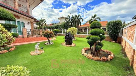 Jardin magnifiquement aménagé / Installations exclusives / Complexe avec centre de remise en forme et piscine commune