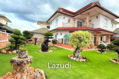 Beautifully landscaped garden / Exclusive facilities / Resort with fitness center and communal pool
