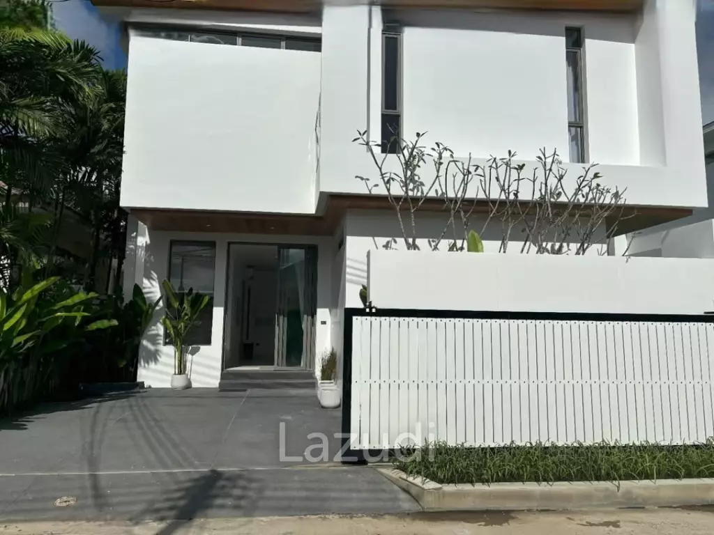 Modern 5-Bedroom Pool Viilla for Rent in Chalong