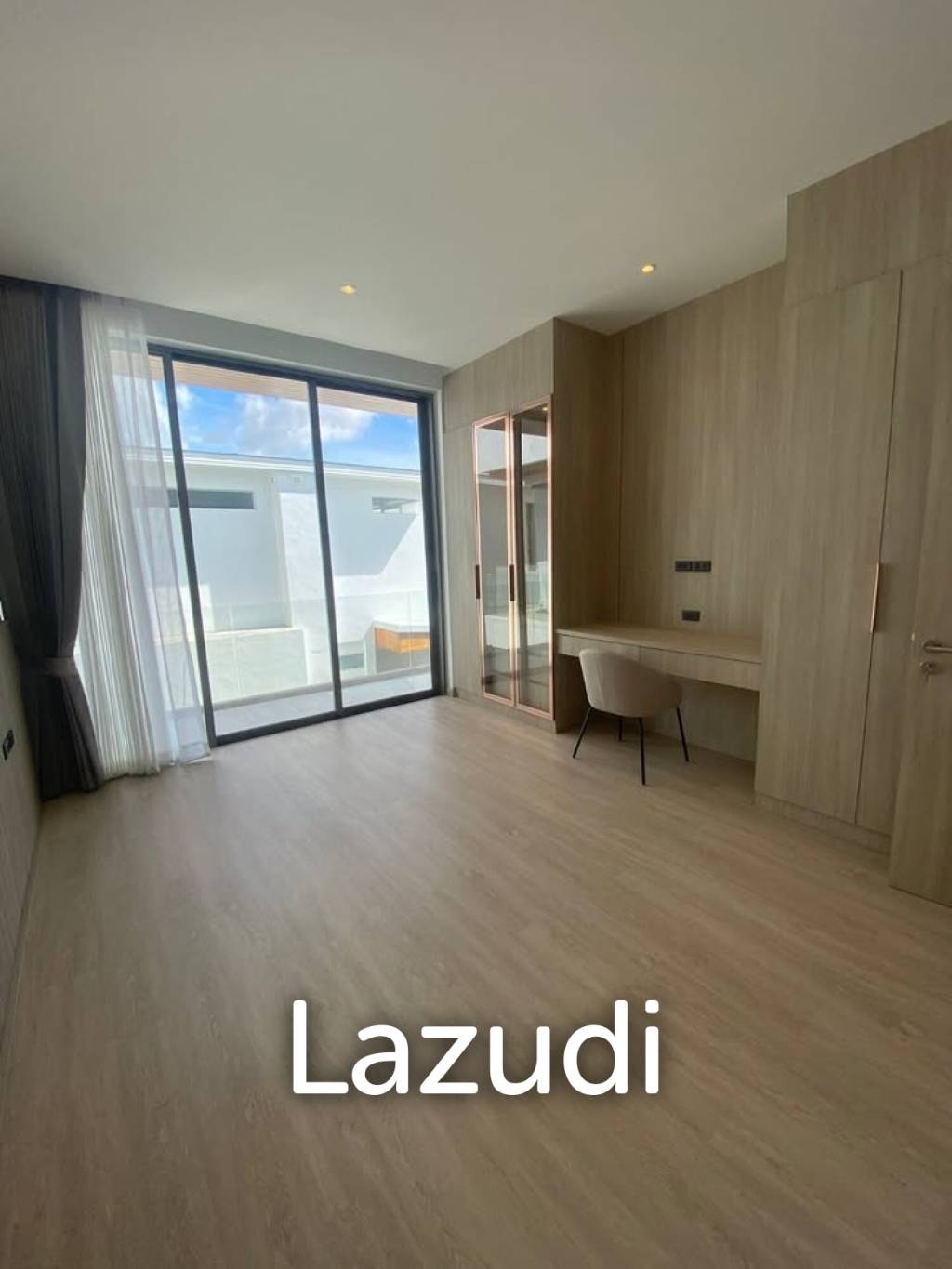 Modern 5-Bedroom Pool Viilla for Rent in Chalong