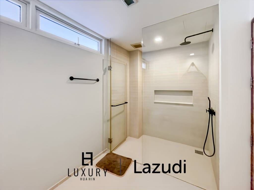 คอนโด 1 ห้องนอน ขนาด 69 ตรม ที่ Wan Vayla ติดหาดเขาเต่า