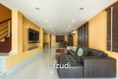 Spacious 2-House Property with 5 Bedrooms for Sale in Rawai