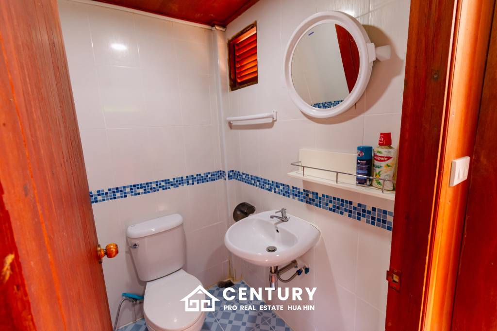 Stunning Thai Wooden Villa with Pool in Pranburi